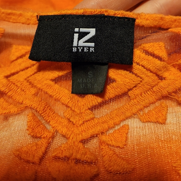 iZ Byer Sleeveless Cowl Aztec Sheer Lace Back Blouse - Picture 4 of 8